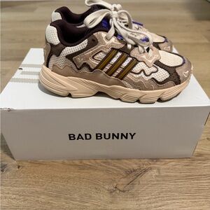 Adidas Response CL “Bad Bunny Paso Fino”